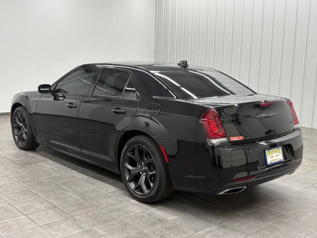 Used 2022 Chrysler 300 Touring L RWD image 4