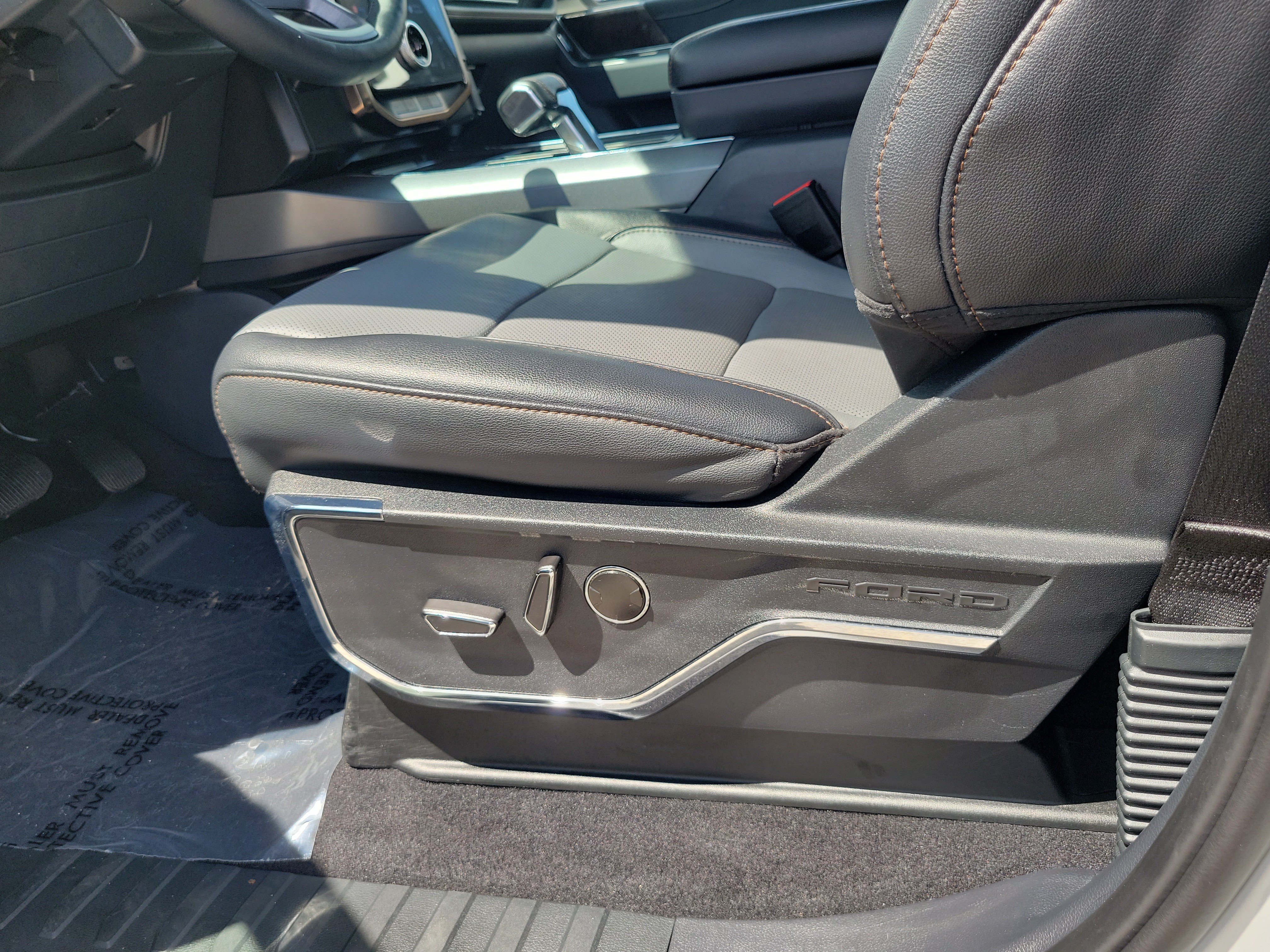 Used 2023 Ford F150 Lightning Lariat AWD/4WD image 12