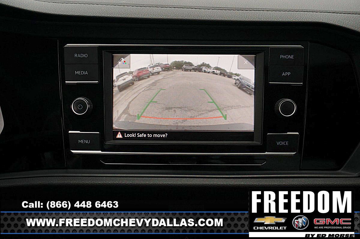 Used 2024 Volkswagen Jetta SE FWD image 5