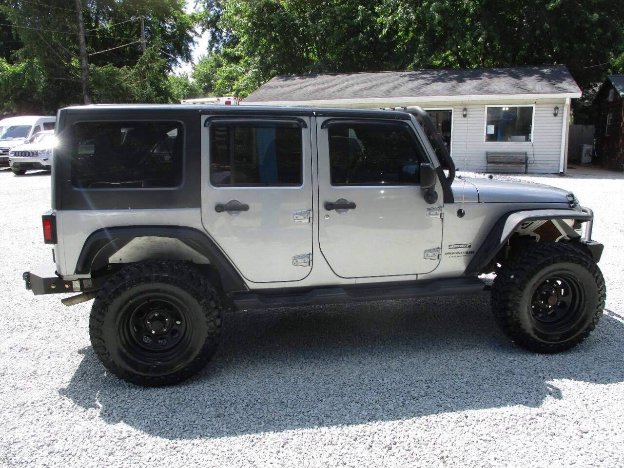 Used 2018 Jeep Wrangler Unlimited Sport S AWD/4WD image 6