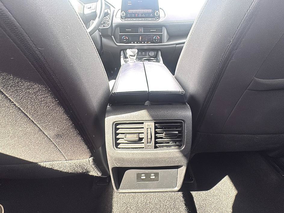 Certified 2025 Nissan Rogue SV AWD/4WD image 20