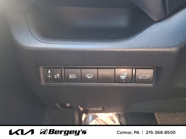 Used 2022 Toyota RAV4 SE w/ Convenience Package AWD/4WD image 25