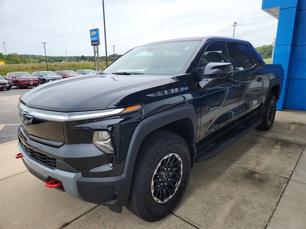New 2026 Chevrolet Silverado EV Trail Boss image 4