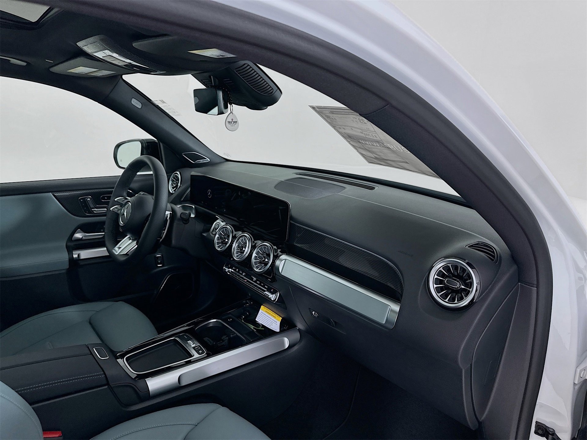 New 2026 Mercedes-Benz GLB 35 AMG 4MATIC image 33