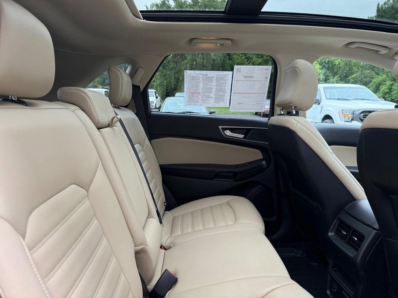 Certified 2022 Ford Edge SEL w/ Convenience Package image 9
