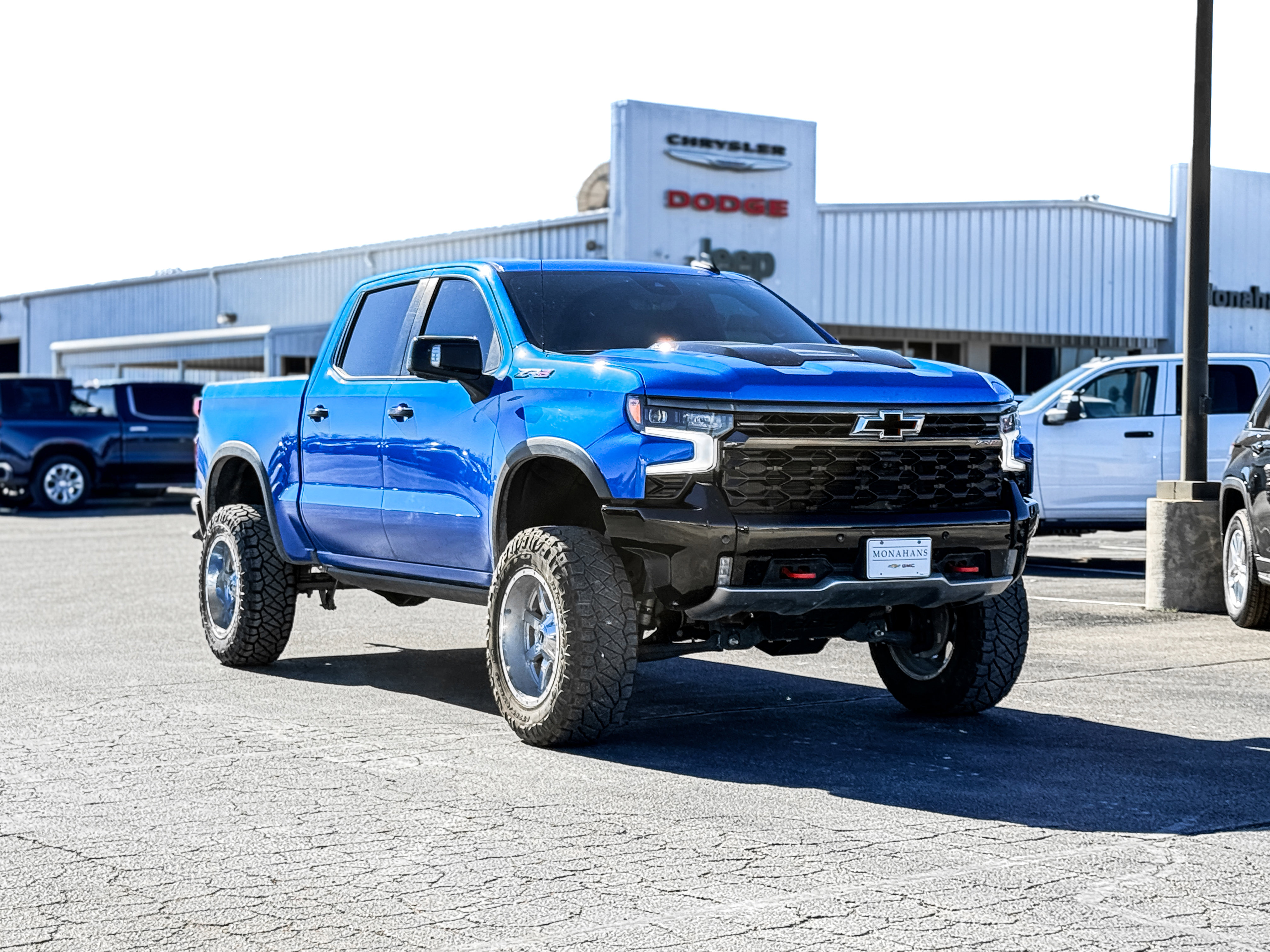 Used 2025 Chevrolet Silverado 1500 ZR2 w/ Technology Package image 3
