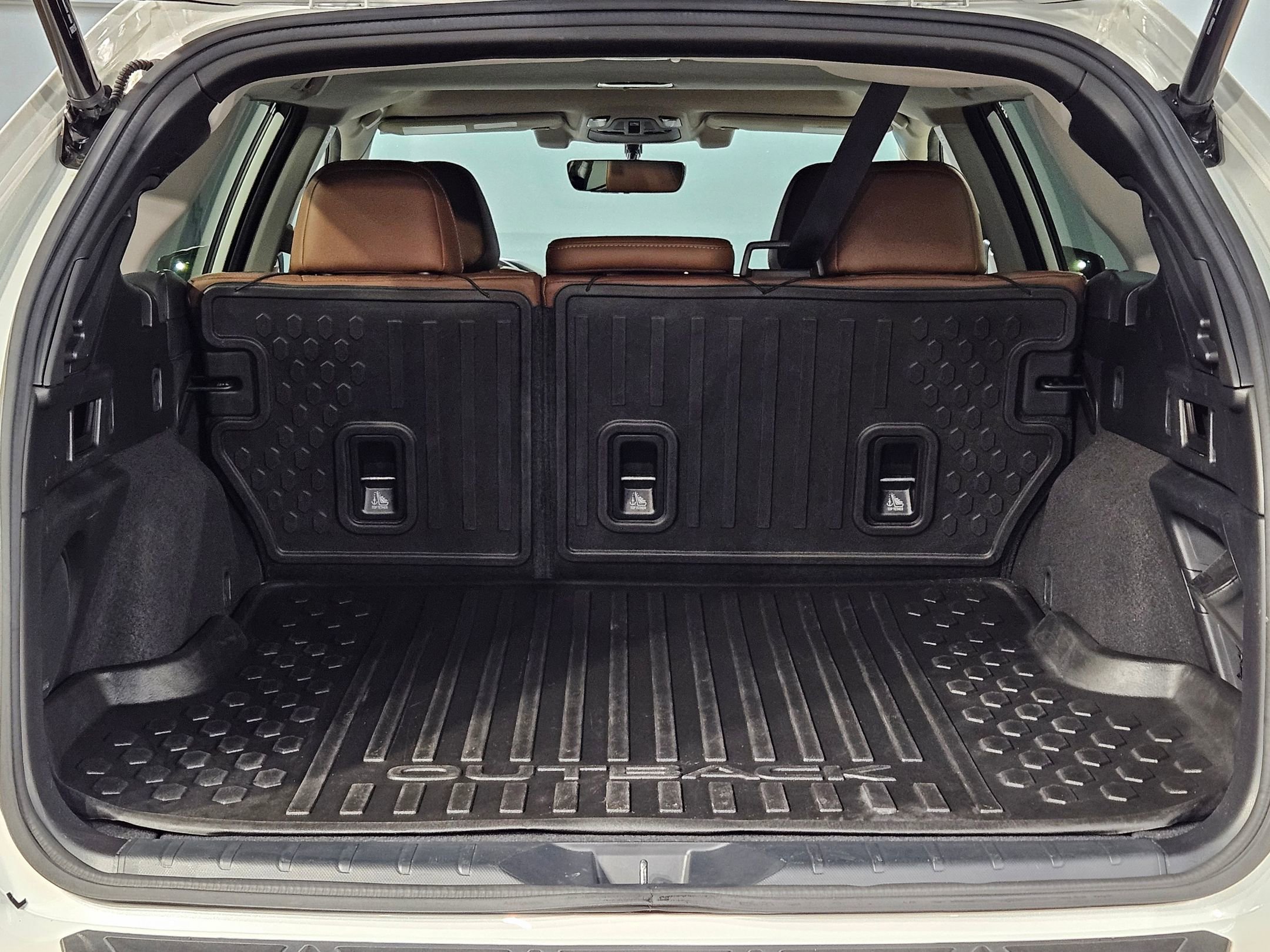 Used 2021 Subaru Outback Touring w/ Popular Package #2 image 18