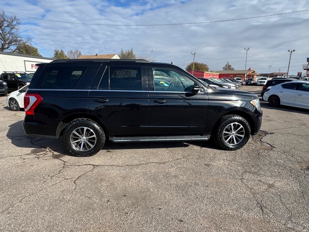 Used 2019 Ford Expedition XLT w/ Equipment Group 202A AWD/4WD image 4