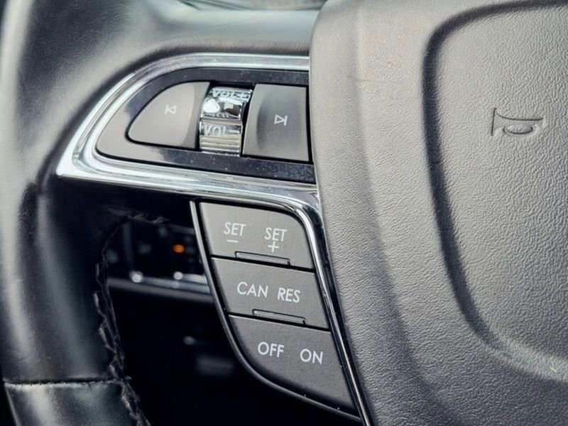 Used 2023 Lincoln Nautilus Reserve w/ Luxury Package image 32