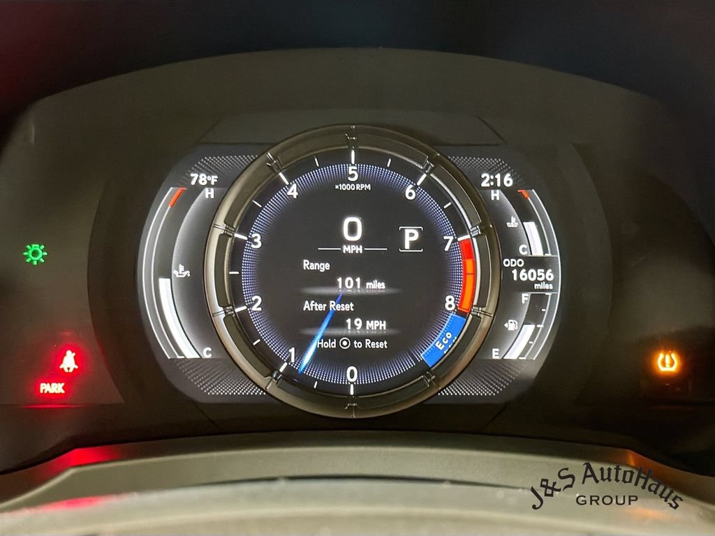Used 2025 Lexus IS 500 RWD image 15