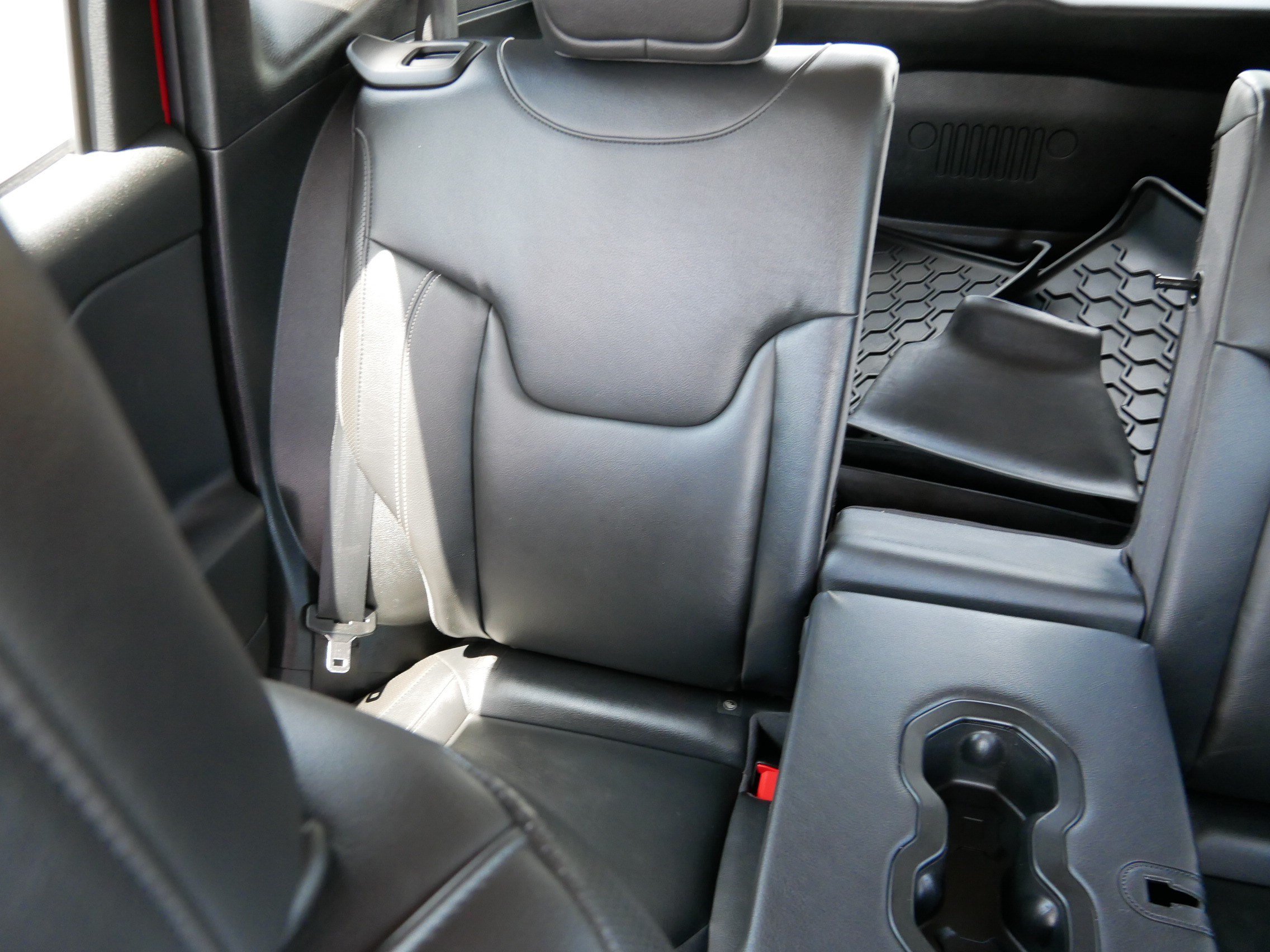 Used 2015 Jeep Renegade Limited w/ Safety & Security Group I AWD/4WD image 12