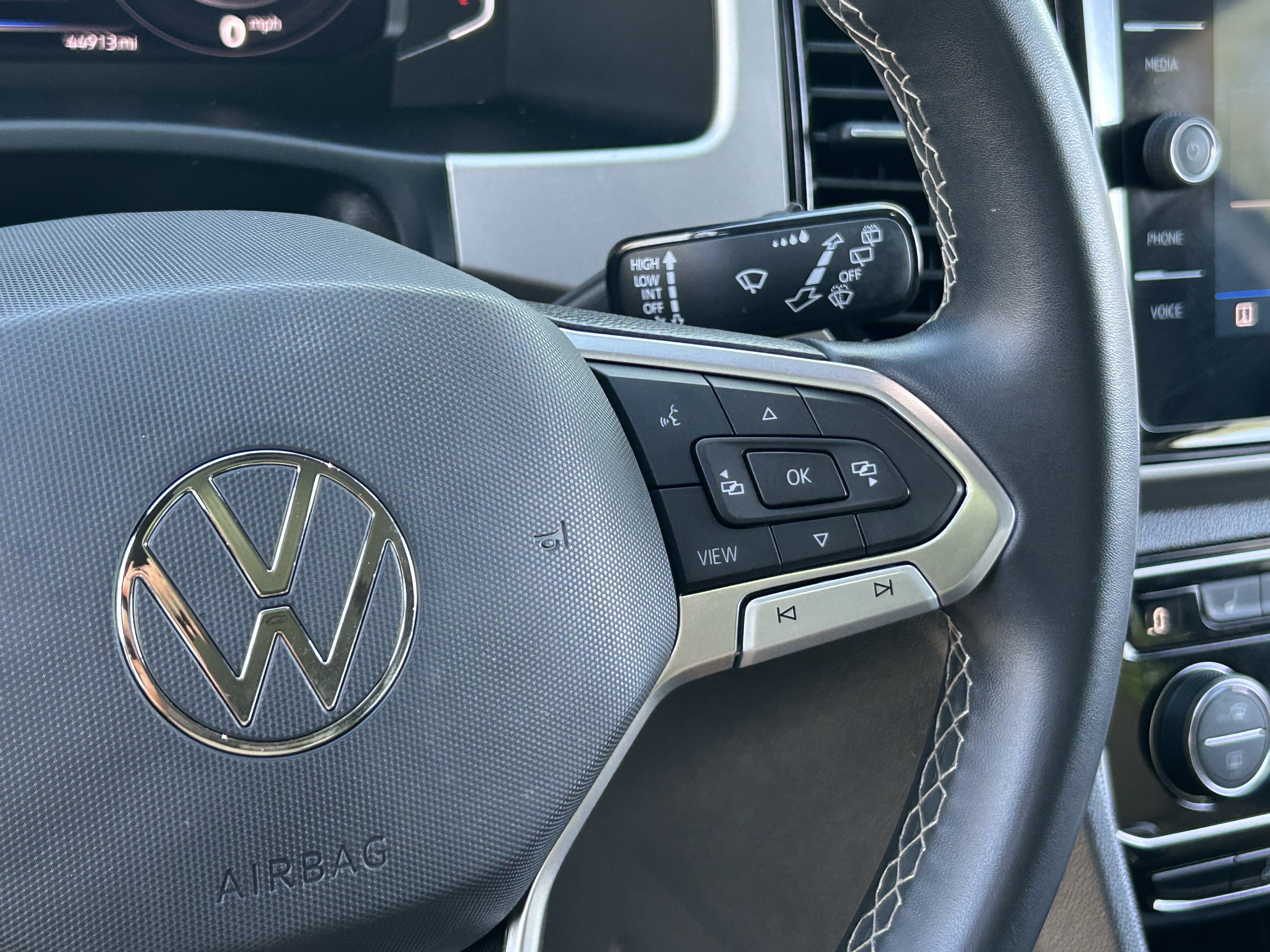 Used 2023 Volkswagen Atlas Cross Sport SE w/ Panoramic Sunroof Package FWD image 27