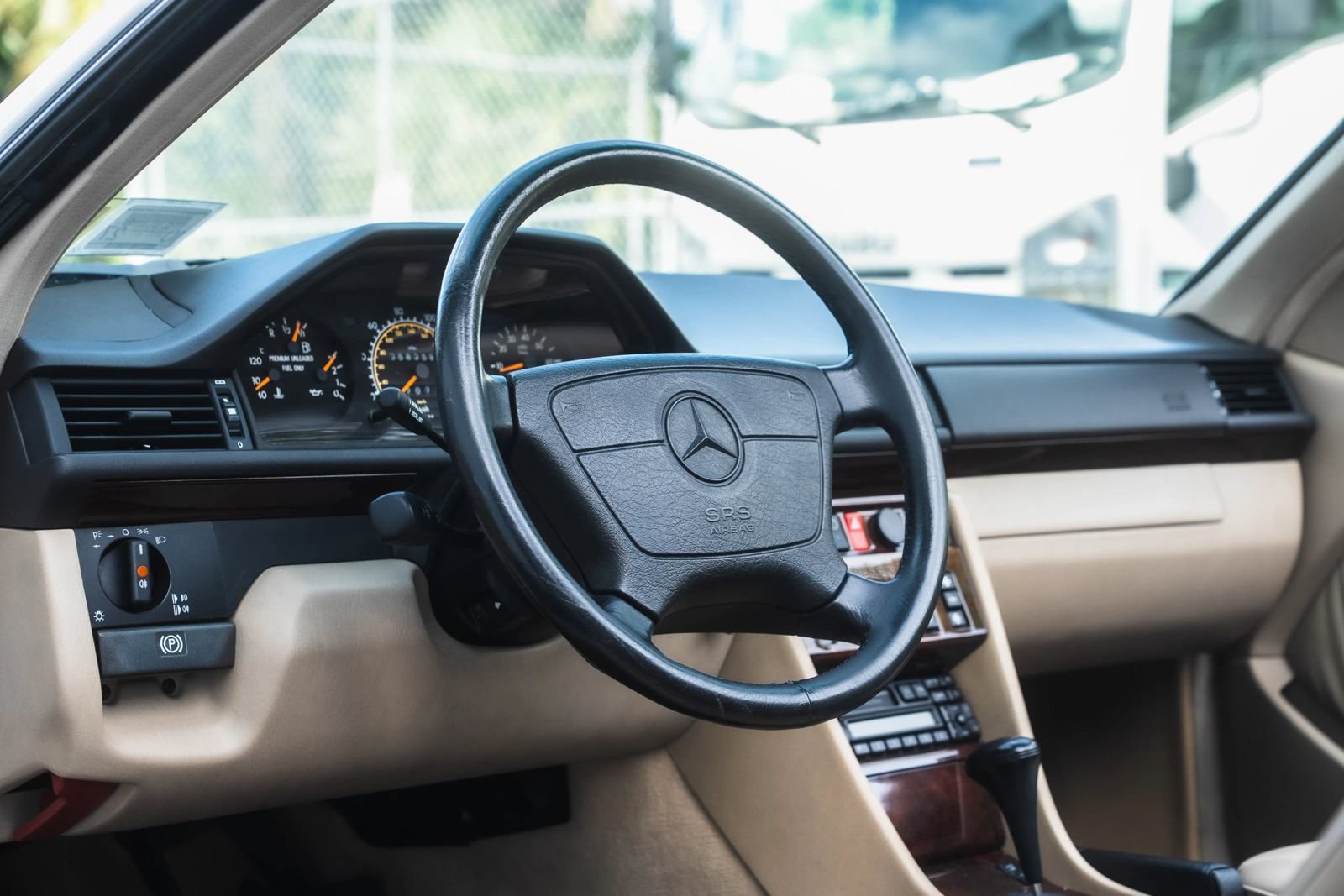 Used 1995 Mercedes-Benz E 320 Convertible image 16