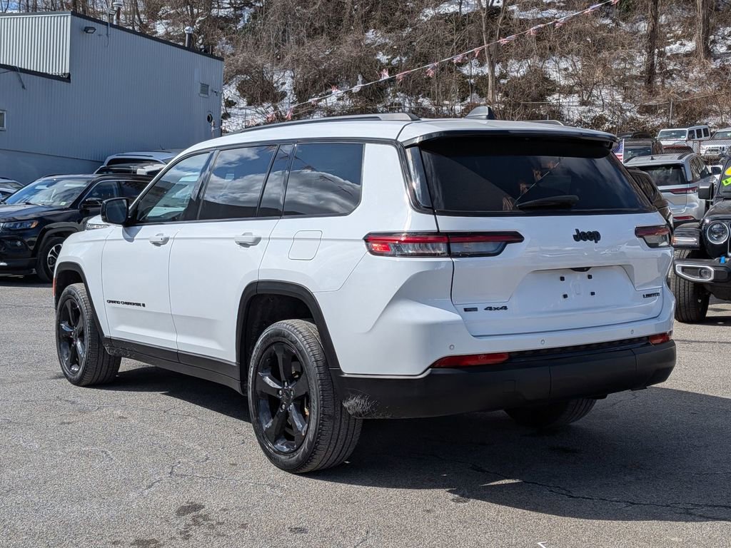 Certified 2023 Jeep Grand Cherokee L Limited w/ Black Appearance Package image 10