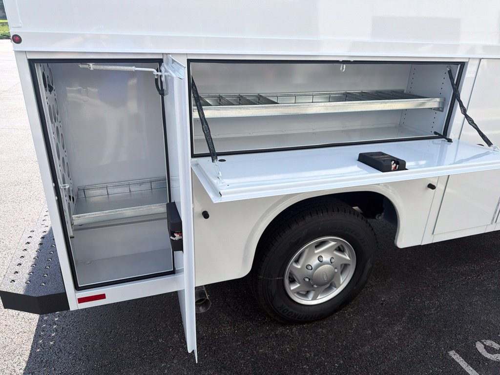 New 2027 Ford E-350 and Econoline 350 Super Duty w/ Power Equipment Group RWD image 11