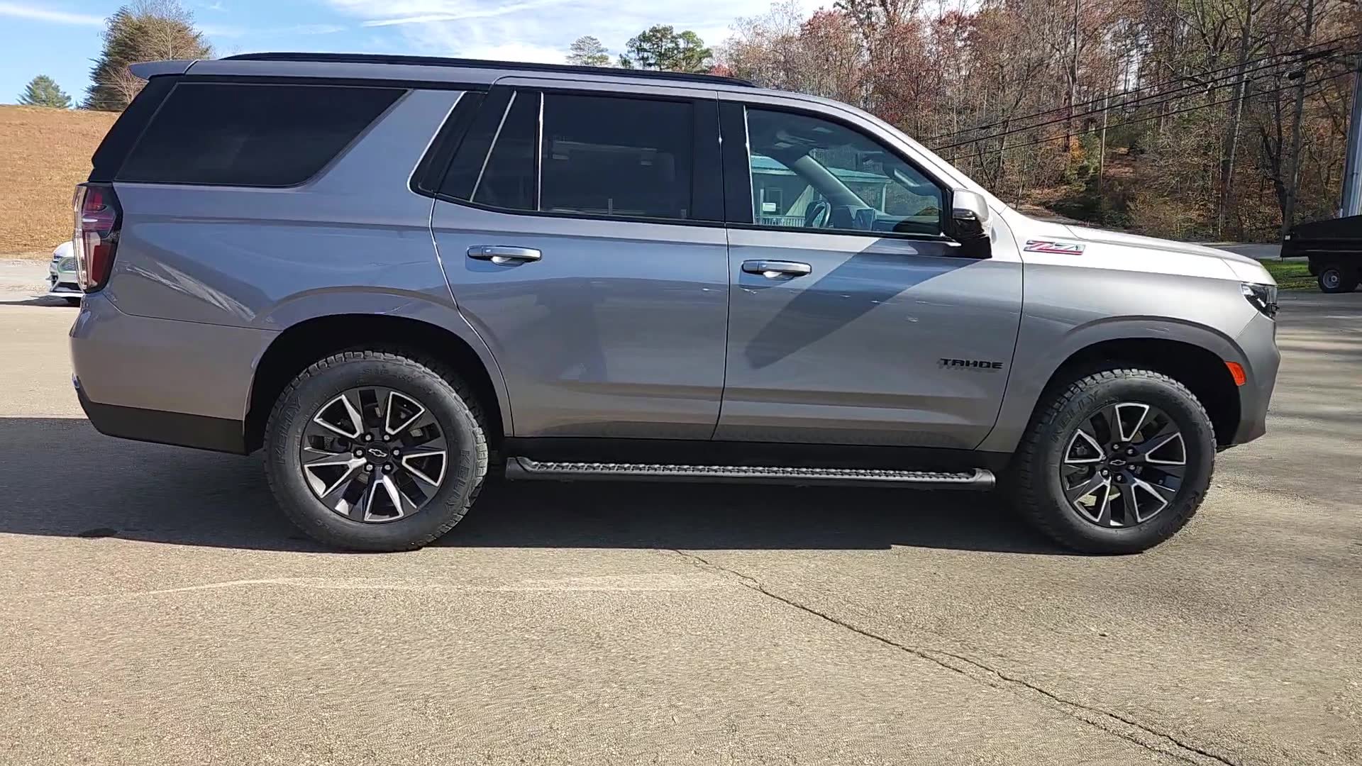 Used 2021 Chevrolet Tahoe Z71 w/ Z71 Signature Package image 18