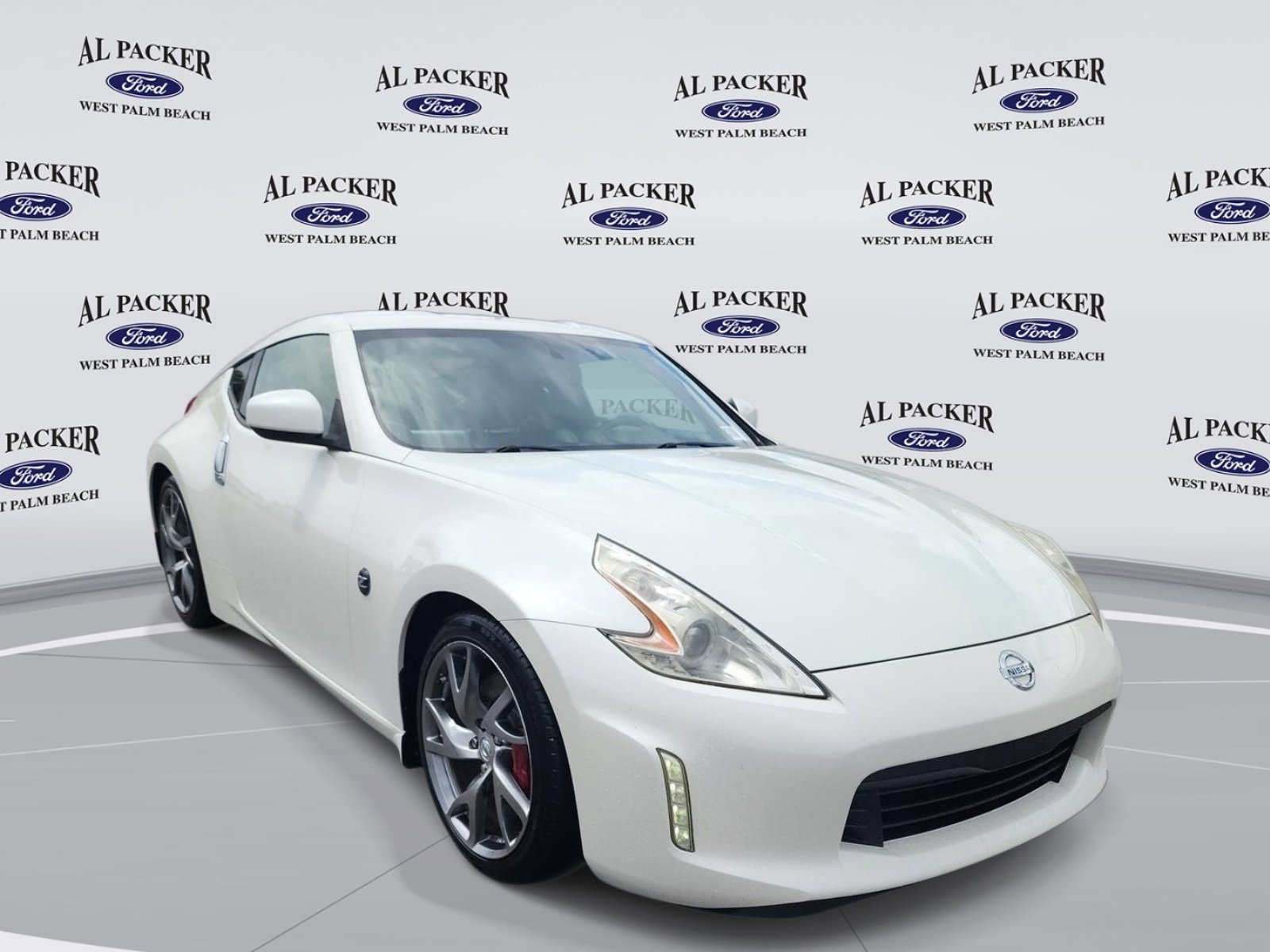 Used 2014 Nissan 370Z Touring w/ Sport Package RWD image 7