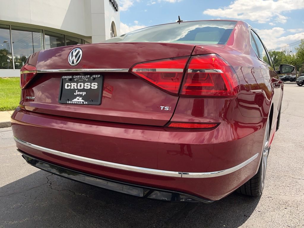 Used 2016 Volkswagen Passat 1.8T R-Line FWD image 34