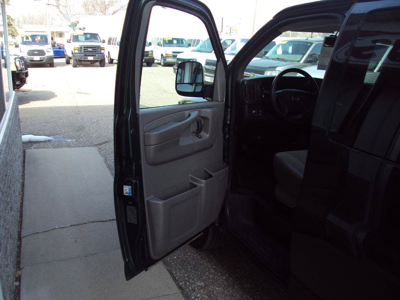 Used 2014 Chevrolet Express 1500 LT w/ LT Preferred Equipment Group AWD/4WD image 16