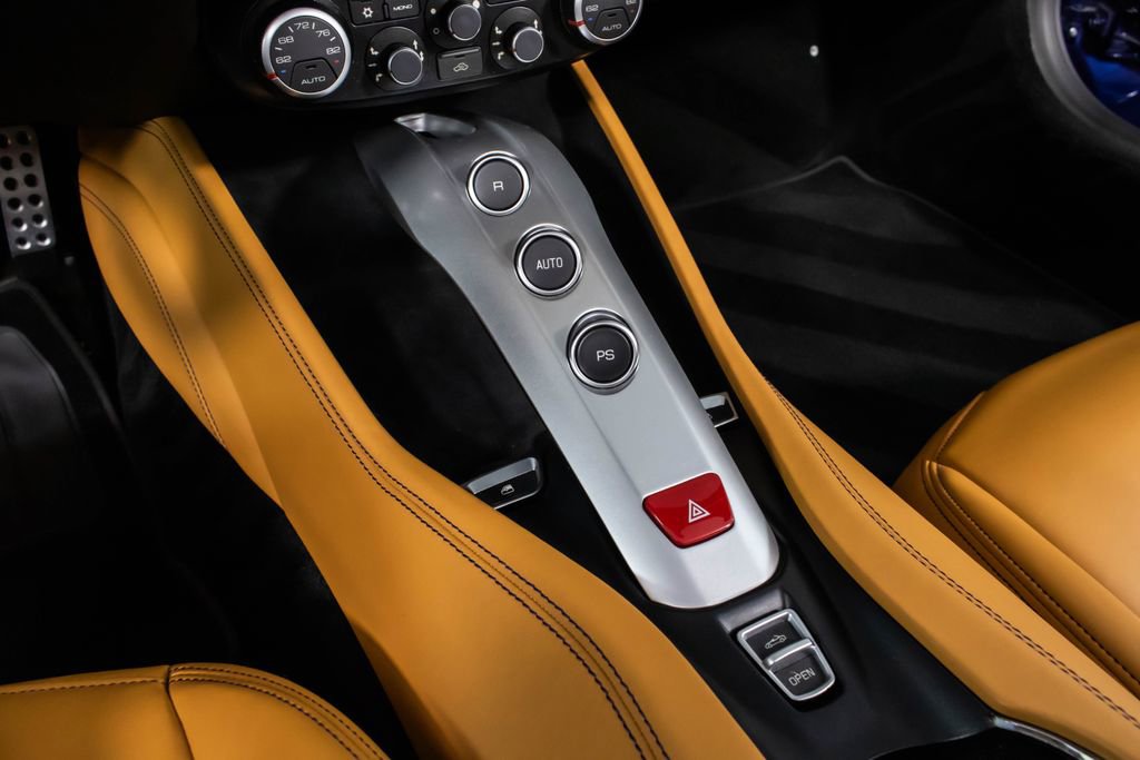 Certified 2017 Ferrari California T image 5