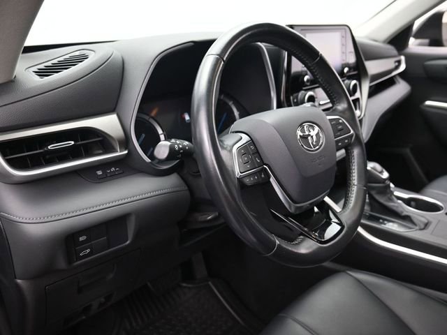 Used 2021 Toyota Highlander XLE image 15