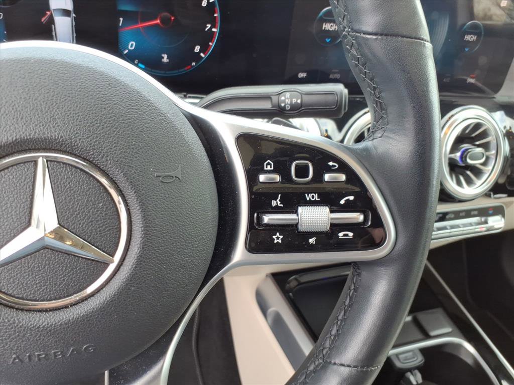 Certified 2022 Mercedes-Benz GLB 250 4MATIC image 17