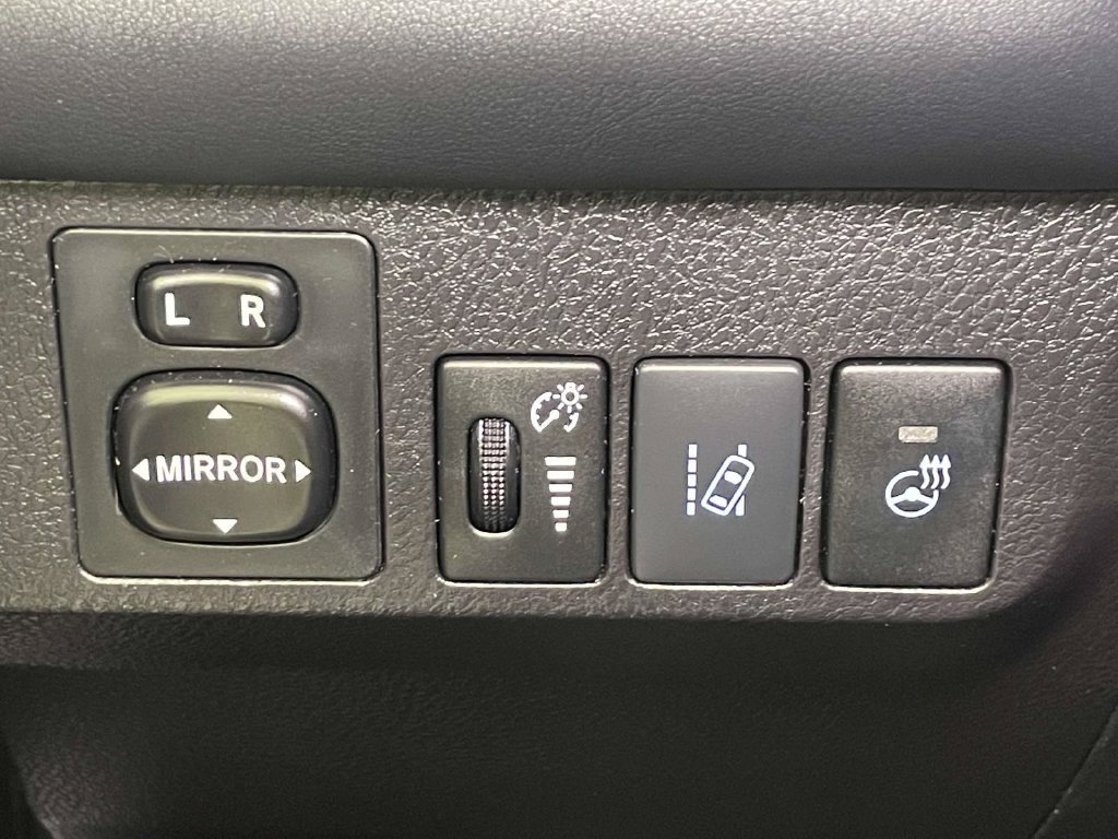 Used 2017 Toyota RAV4 Platinum w/ All Weather Liner Package AWD/4WD image 32