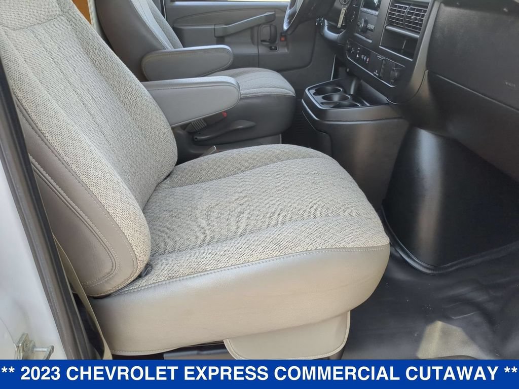 Used 2023 Chevrolet Express 3500 w/ Power Convenience Package RWD image 18