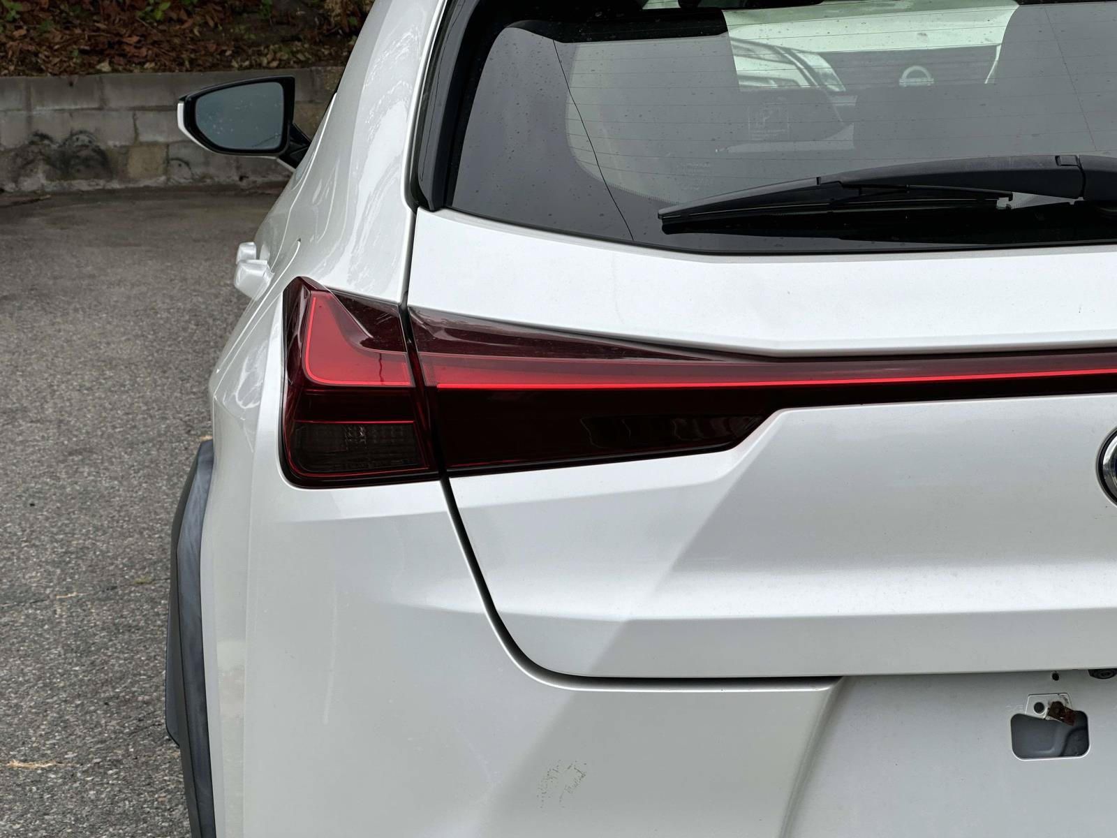 Used 2019 Lexus UX 250h AWD/4WD image 10