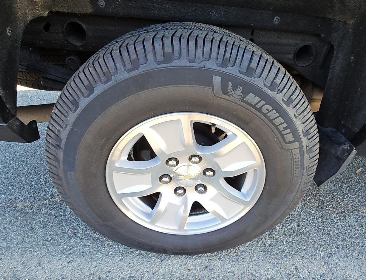 Used 2018 Chevrolet Silverado 1500 LT w/ All Star Edition RWD image 14