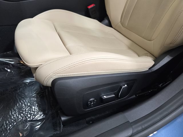 Used 2026 BMW 330i xDrive Sedan w/ Premium Package AWD/4WD image 26