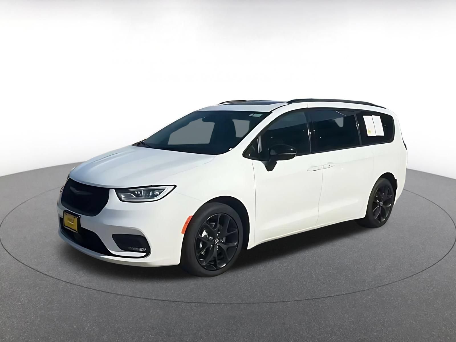 Used 2025 Chrysler Pacifica Limited FWD image 7
