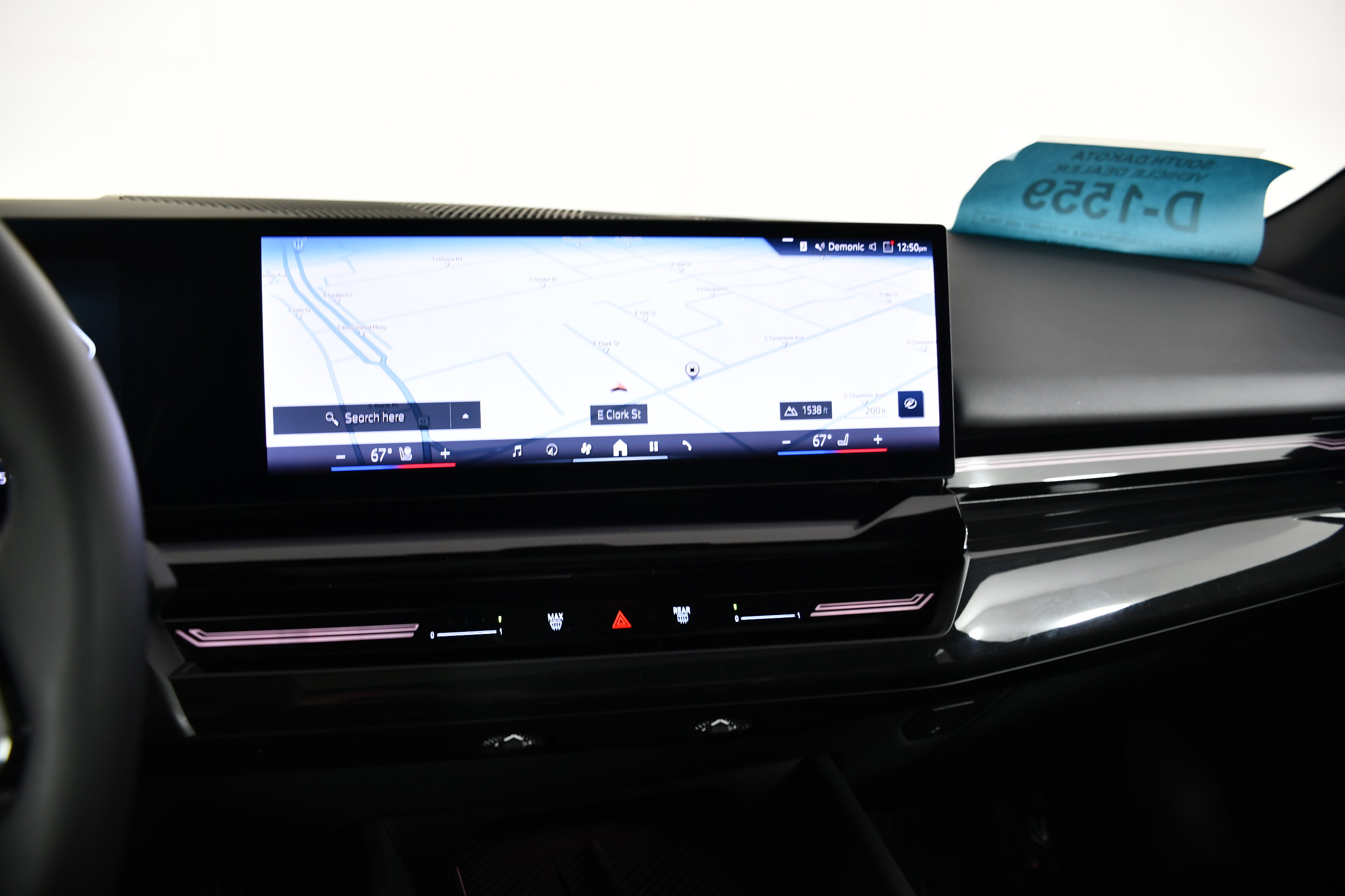 Used 2025 BMW 530i xDrive image 25