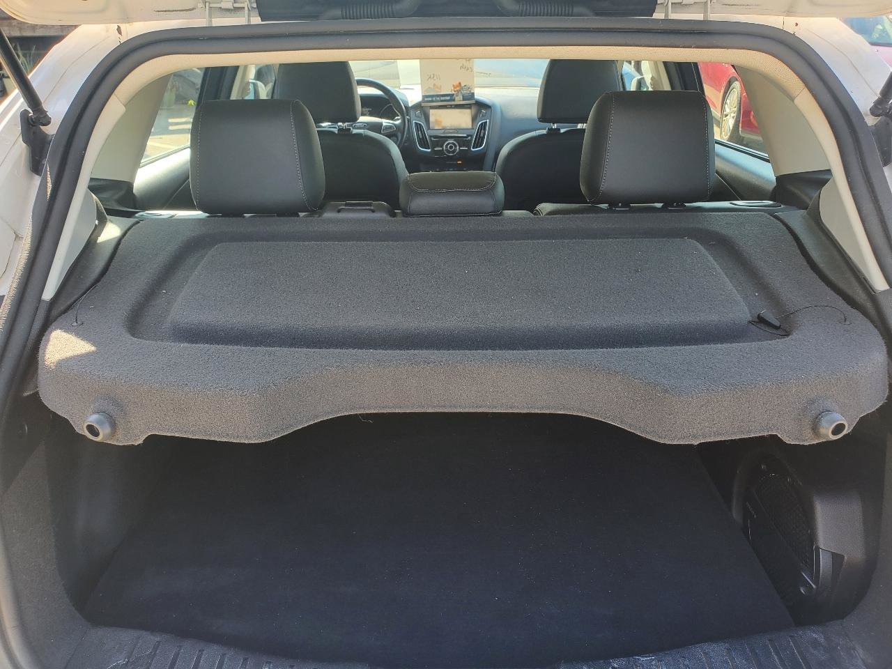 Used 2015 Ford Focus Titanium FWD image 11