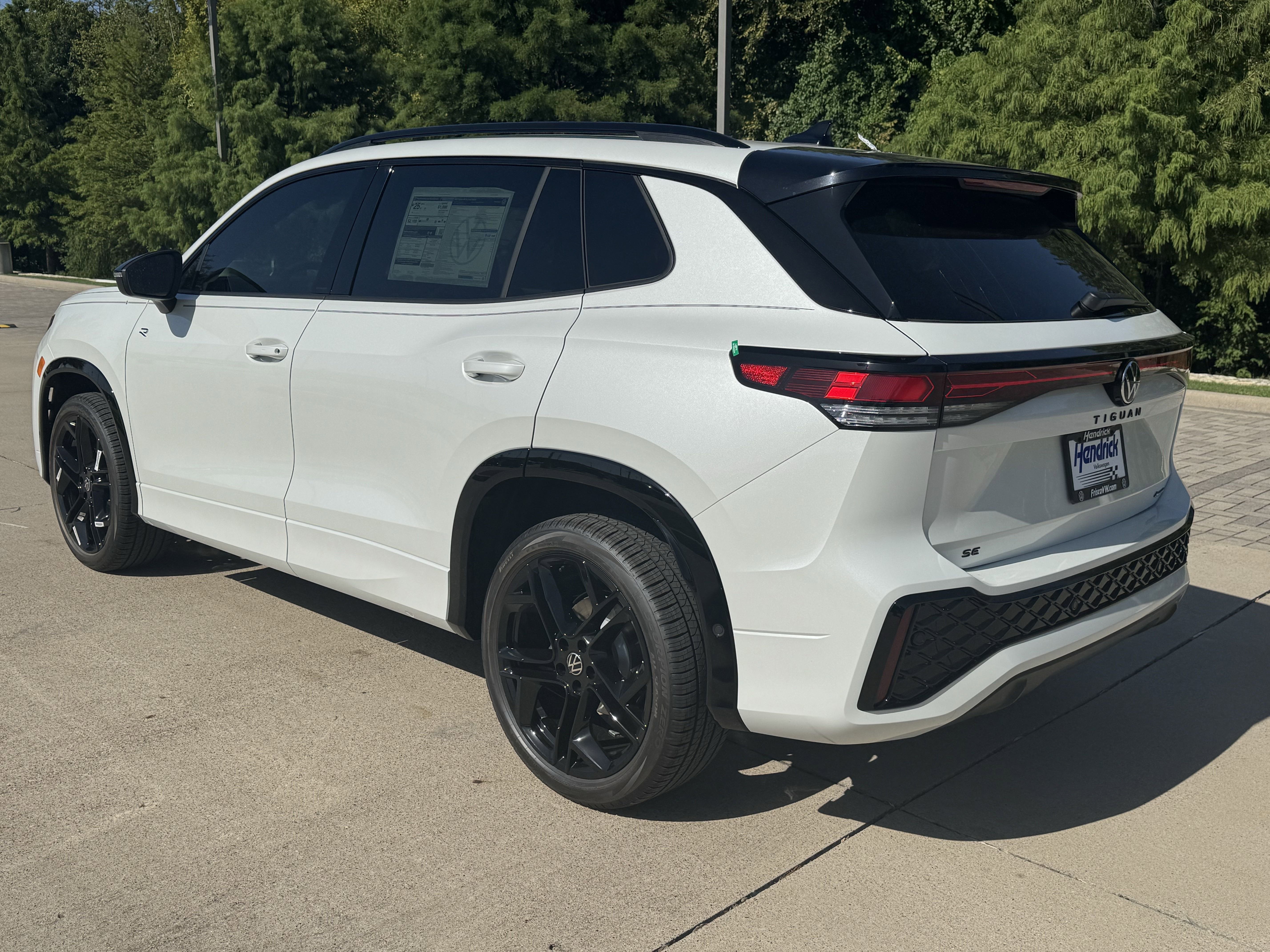 Certified 2026 Volkswagen Tiguan SE R-Line FWD image 33
