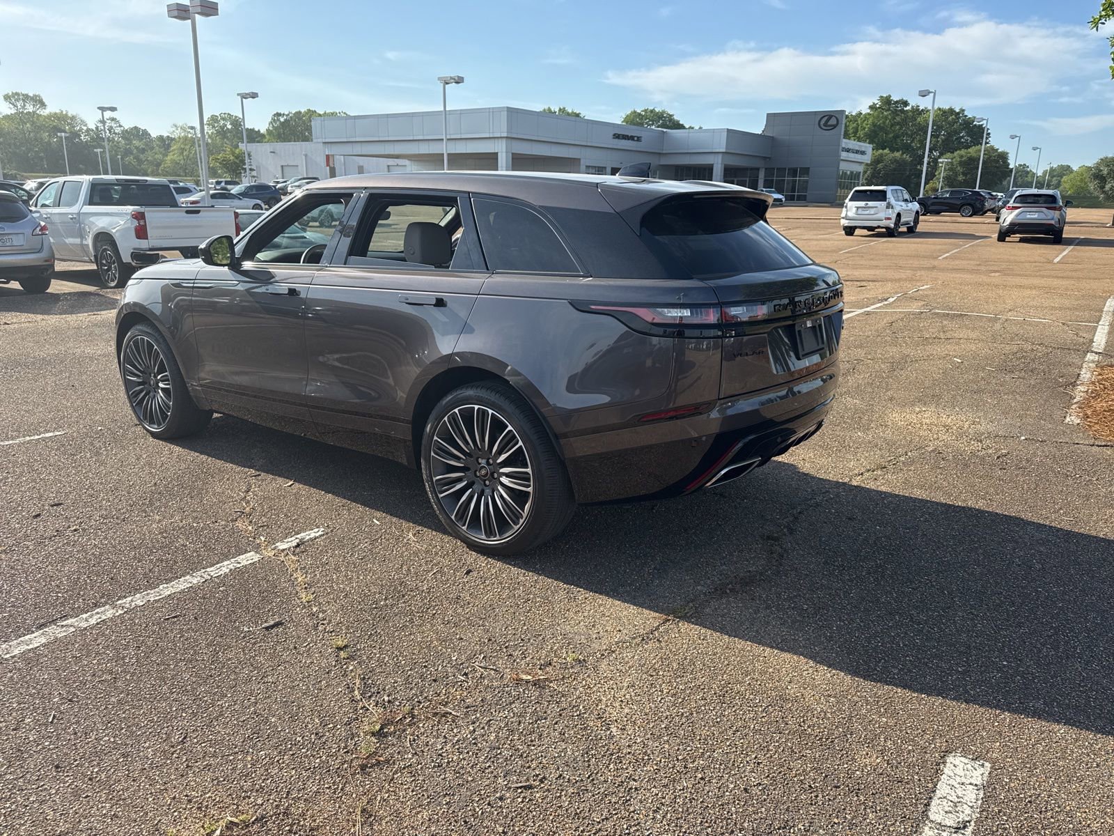 Used 2023 Land Rover Range Rover Velar R-Dynamic S image 7