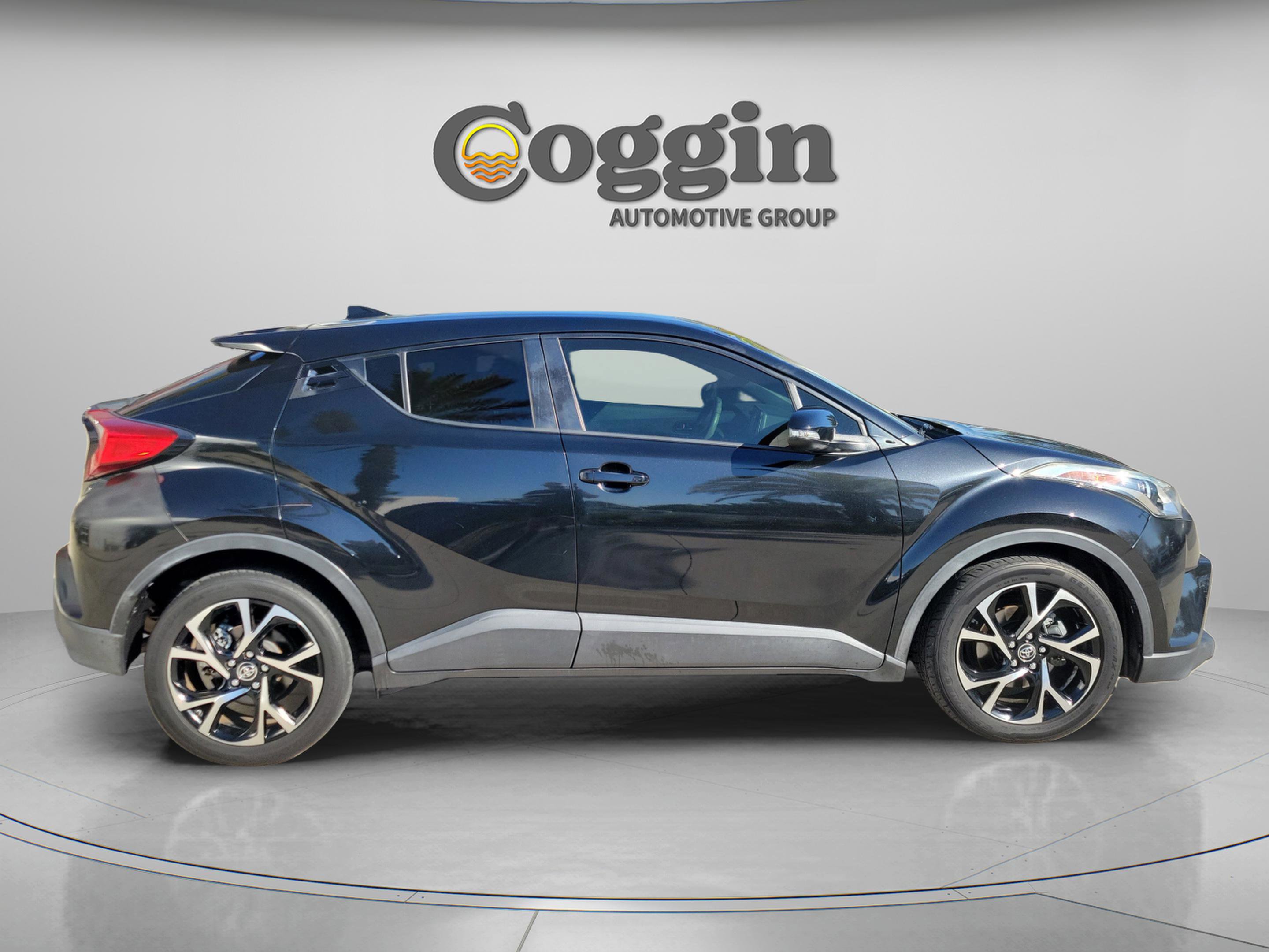 Used 2018 Toyota C-HR XLE FWD image 4