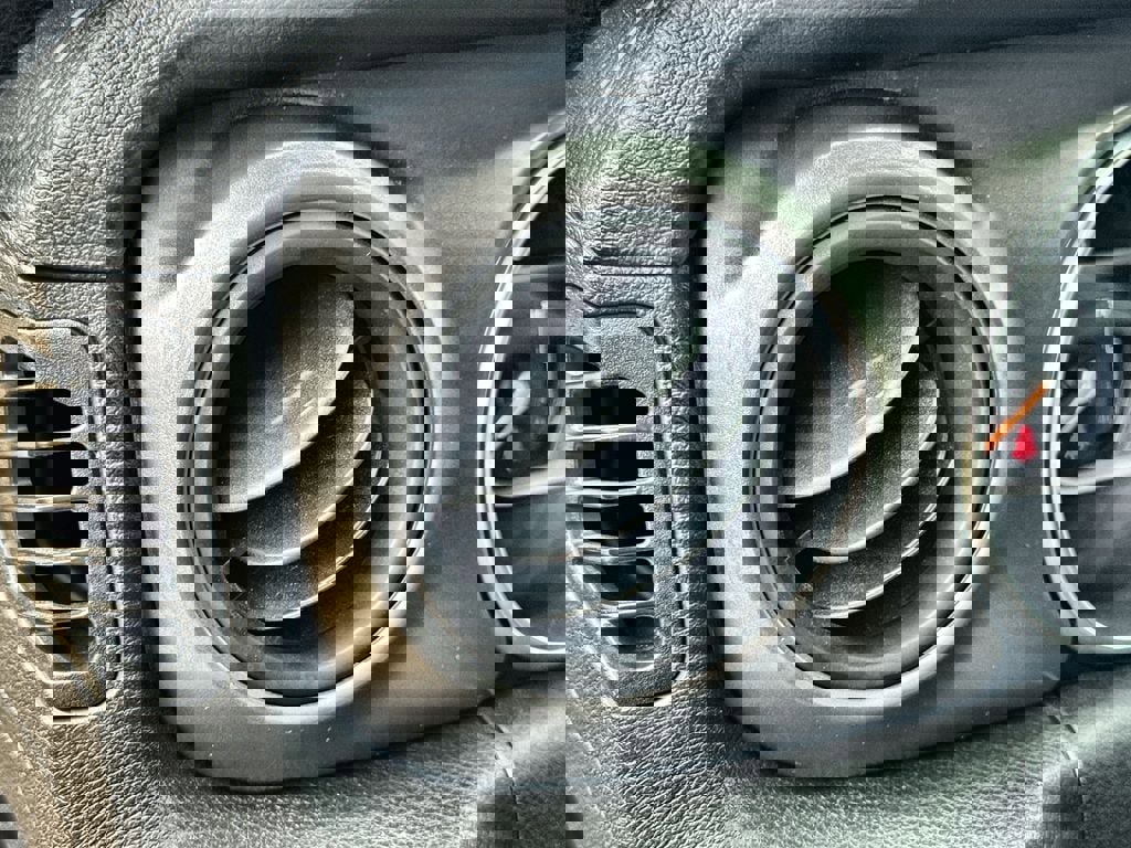 Used 2023 Jeep Gladiator Willys image 15