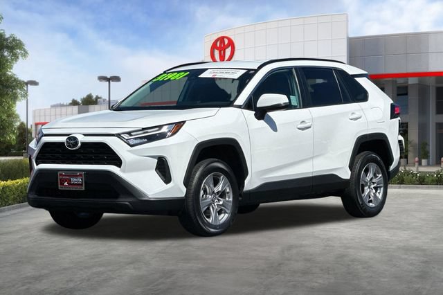Used 2025 Toyota RAV4 XLE FWD image 10