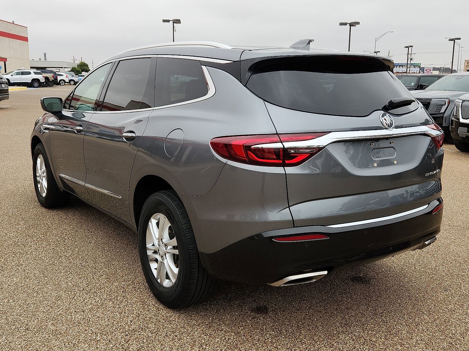 Used 2019 Buick Enclave Essence AWD/4WD image 3