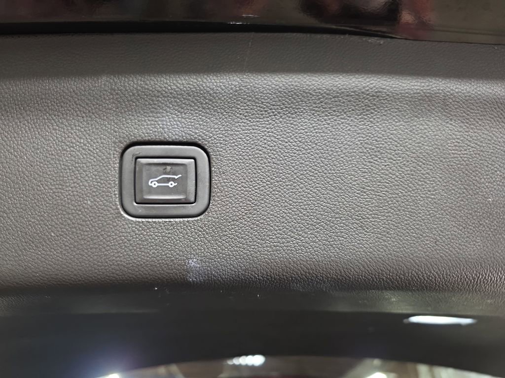 Used 2024 Buick Enclave Essence w/ Technology Package image 15