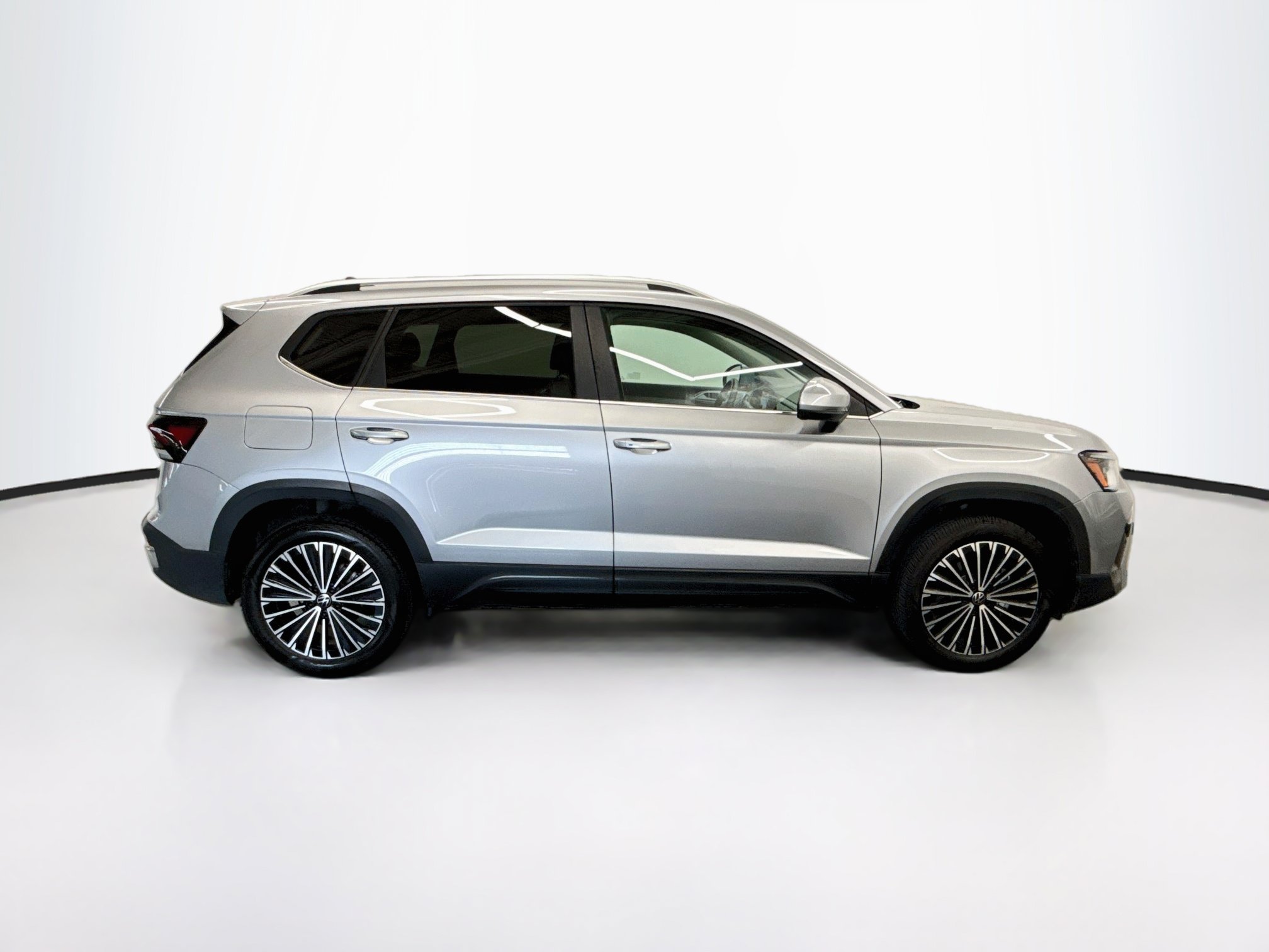 Used 2026 Volkswagen Taos SE FWD image 10