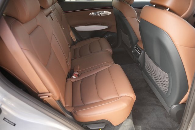 Used 2026 Genesis GV70 2.5T Advanced image 16