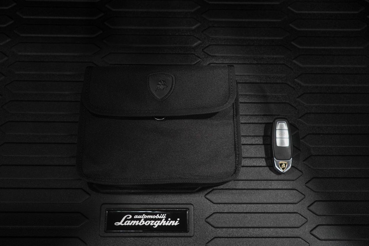 Used 2020 Lamborghini Urus AWD/4WD image 31
