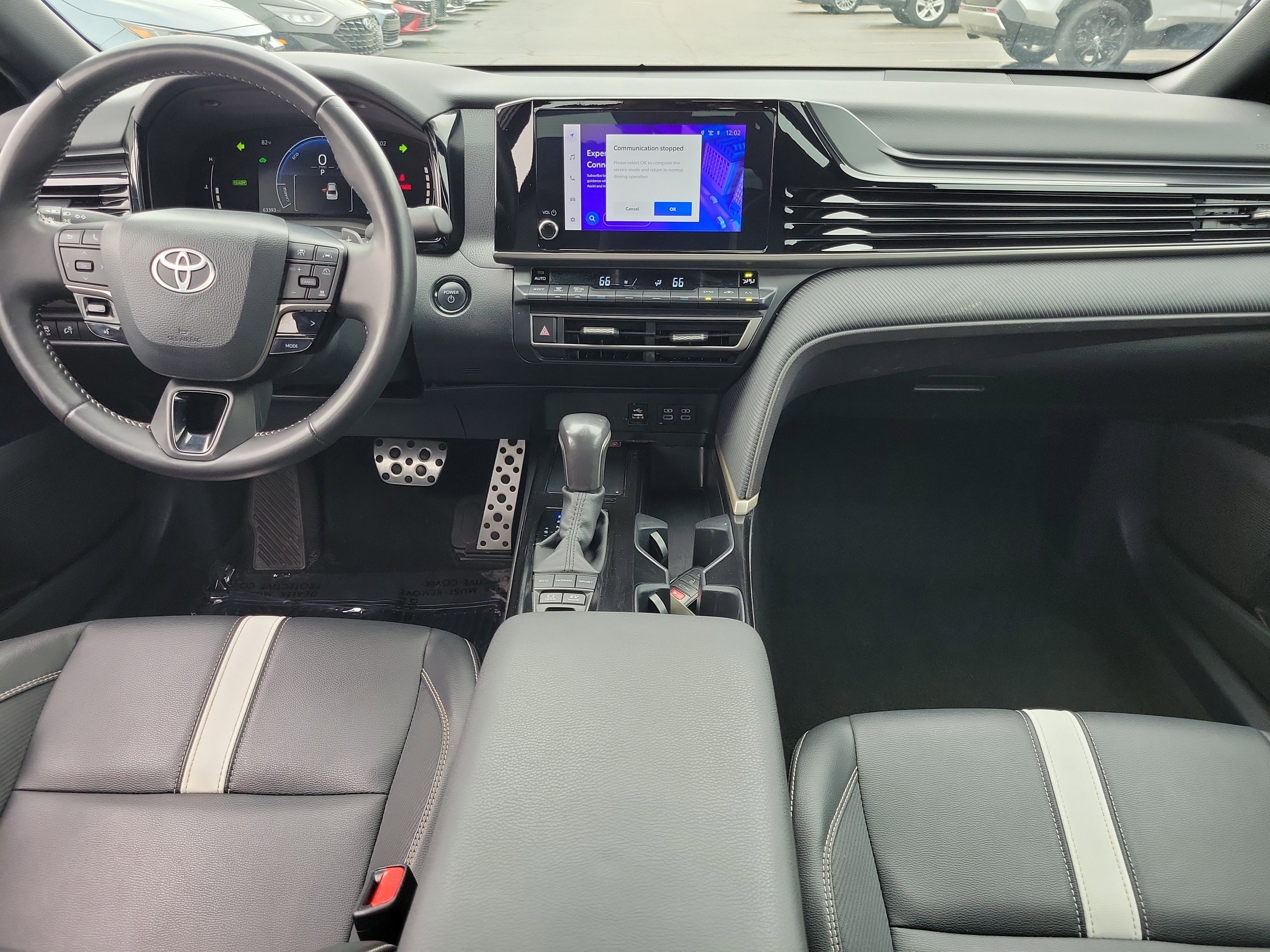 Used 2025 Toyota Camry SE FWD image 9