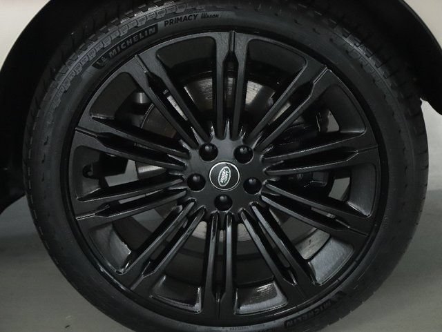 Certified 2025 Land Rover Range Rover Long Wheelbase Autobiography AWD/4WD image 39