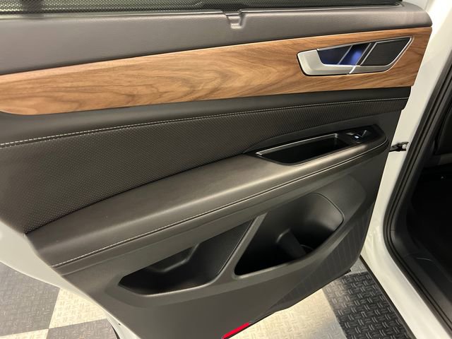 Certified 2025 Volkswagen Atlas SE FWD image 18