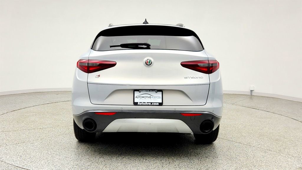 Used 2022 Alfa Romeo Stelvio Ti AWD/4WD image 6
