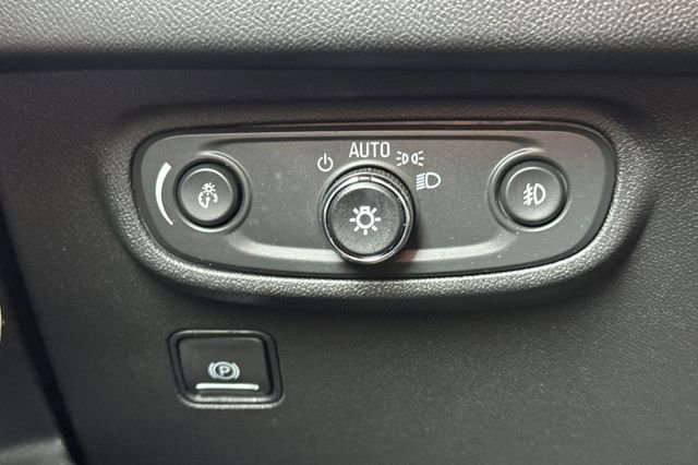 Used 2024 GMC Terrain SLT image 43