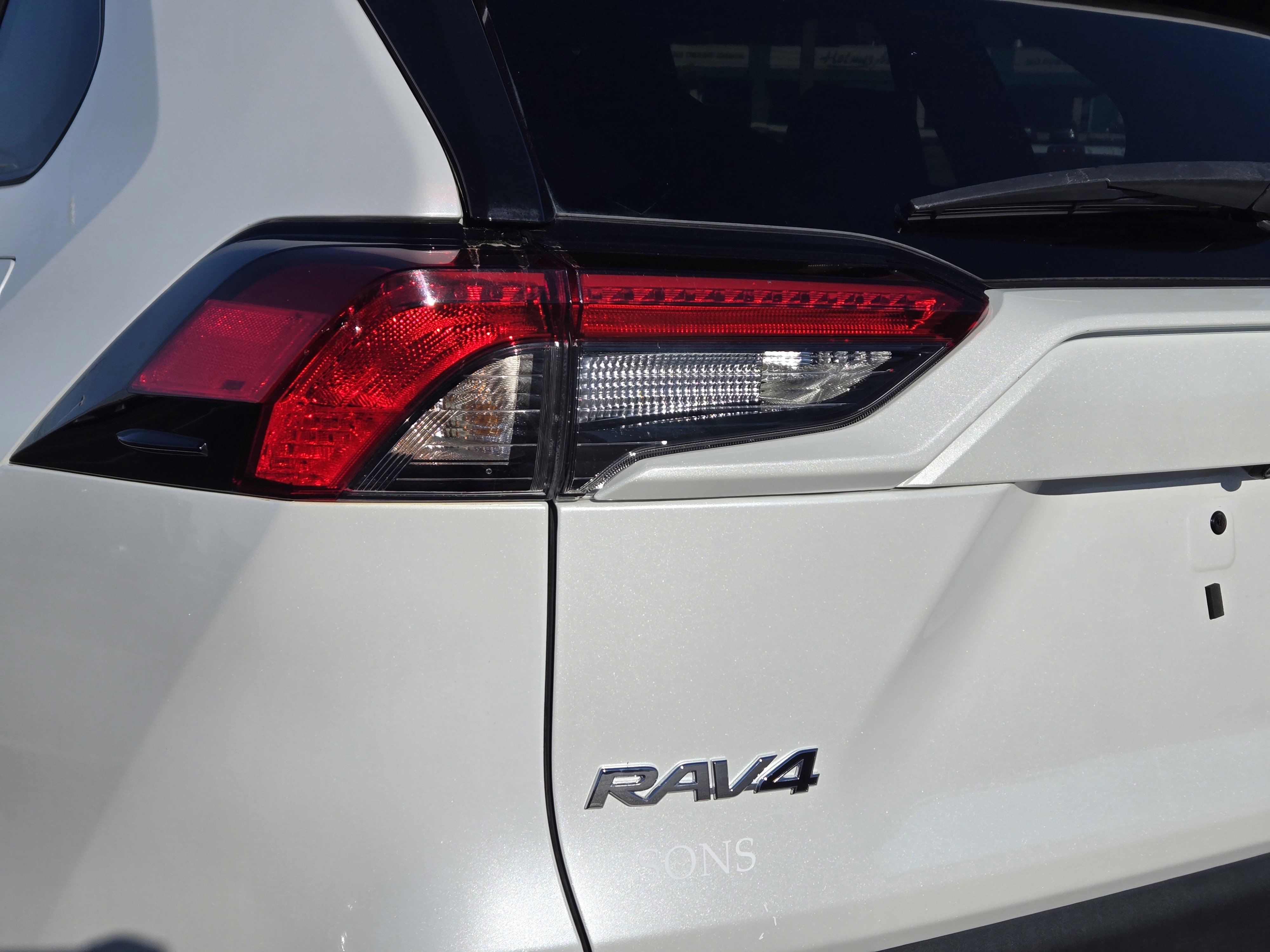 Used 2023 Toyota RAV4 XLE Premium image 9